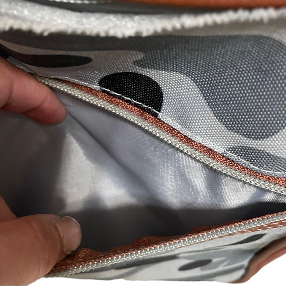 The Foundry Fit & Fresh Grey Camo Lunch Tote - Picture 4 of 10